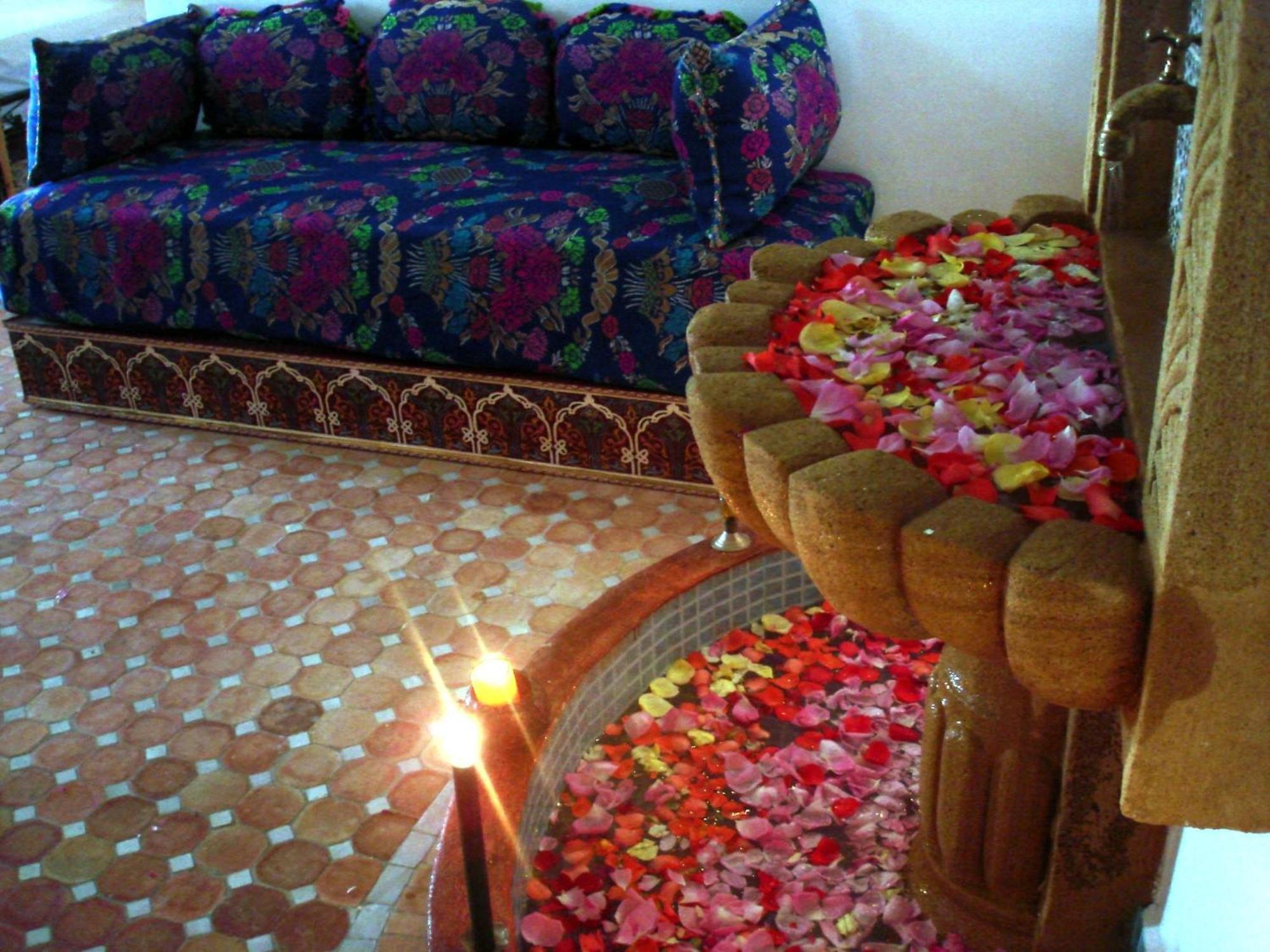 Al Andaloussiya Diyafa Hotel Moulay Idriss Bagian luar foto