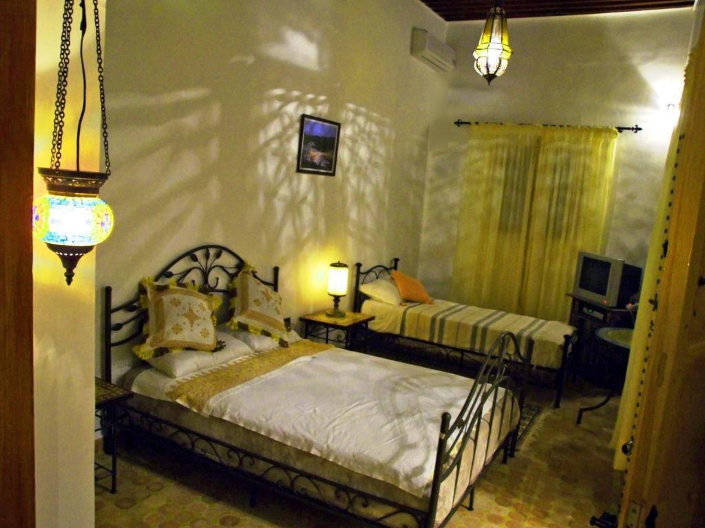 Al Andaloussiya Diyafa Hotel Moulay Idriss Bagian luar foto